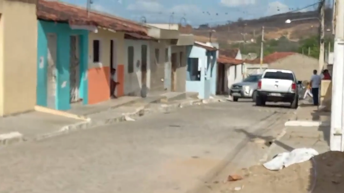 Comerciante é assassinado a tiros em Caruaru Comerciante é assassinado a tiros em Caruaru