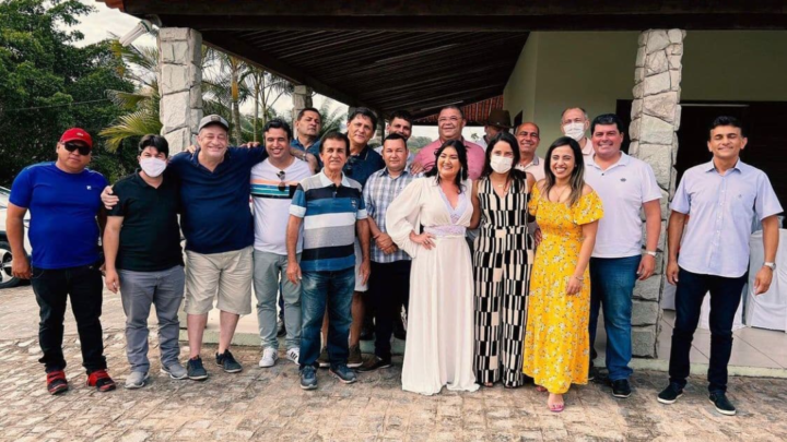 Confraternização   dos Vereadores de Caruaru tem participações de Raquel Lyra e Tony Gel