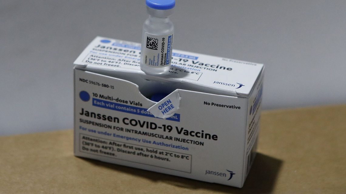 Pernambuco recebe remessa de vacinas da Janssen para iniciar doses de reforço Pernambuco recebe remessa de vacinas da Janssen para iniciar doses de reforço