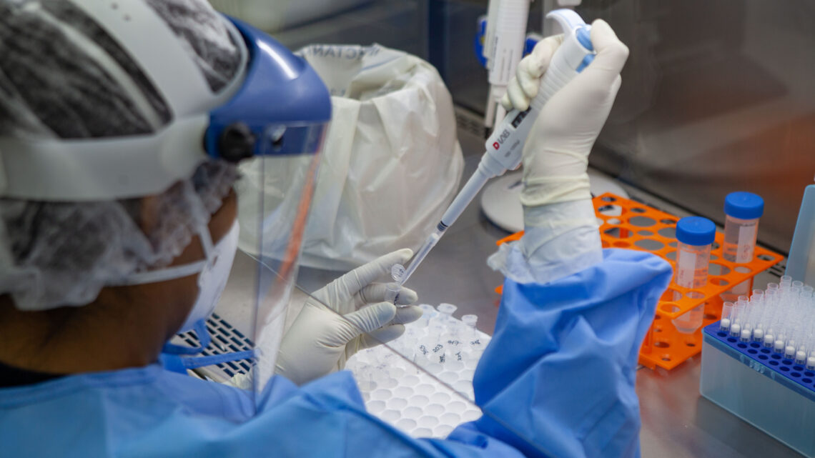 Aceleração da Ômicron em Pernambuco tem prevalência da variante em 98% das amostras Aceleração da Ômicron em Pernambuco tem prevalência da variante em 98% das amostras