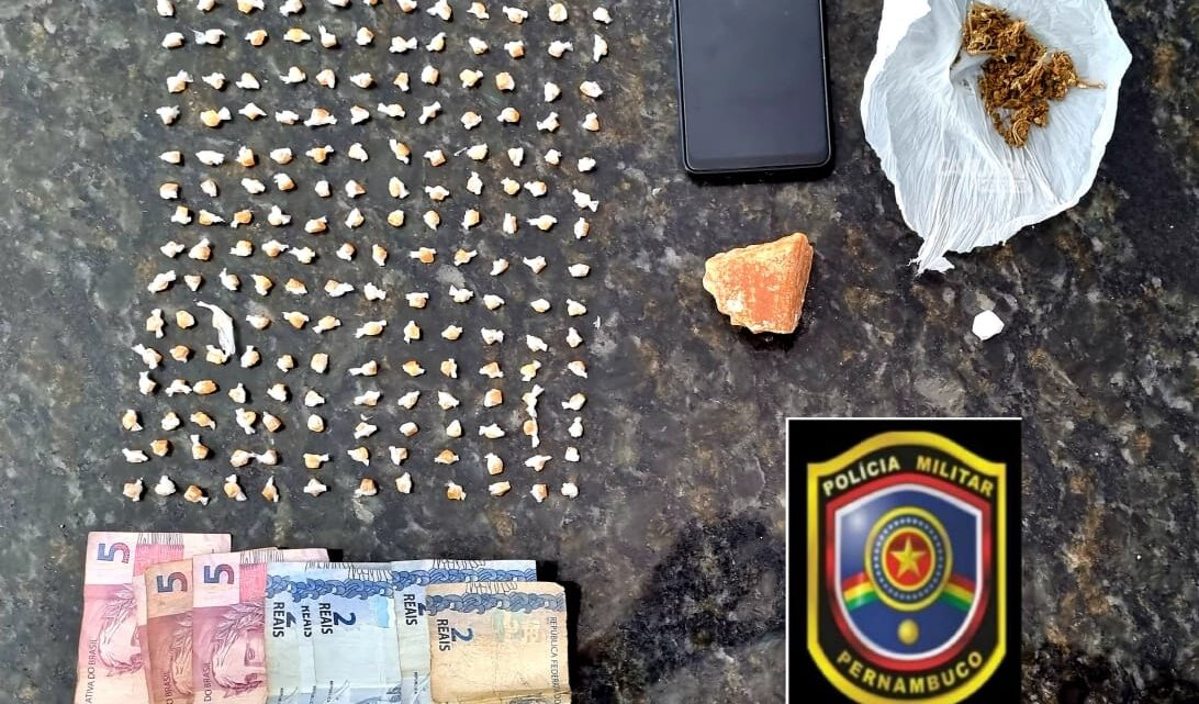 PM prende jovem de por tráfico dentro de Residencial, em Caruaru