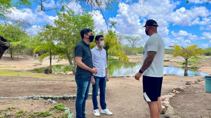 Anderson Correia visita parque ambiental com secretários, pede construção de um Parcão e melhorias para o local