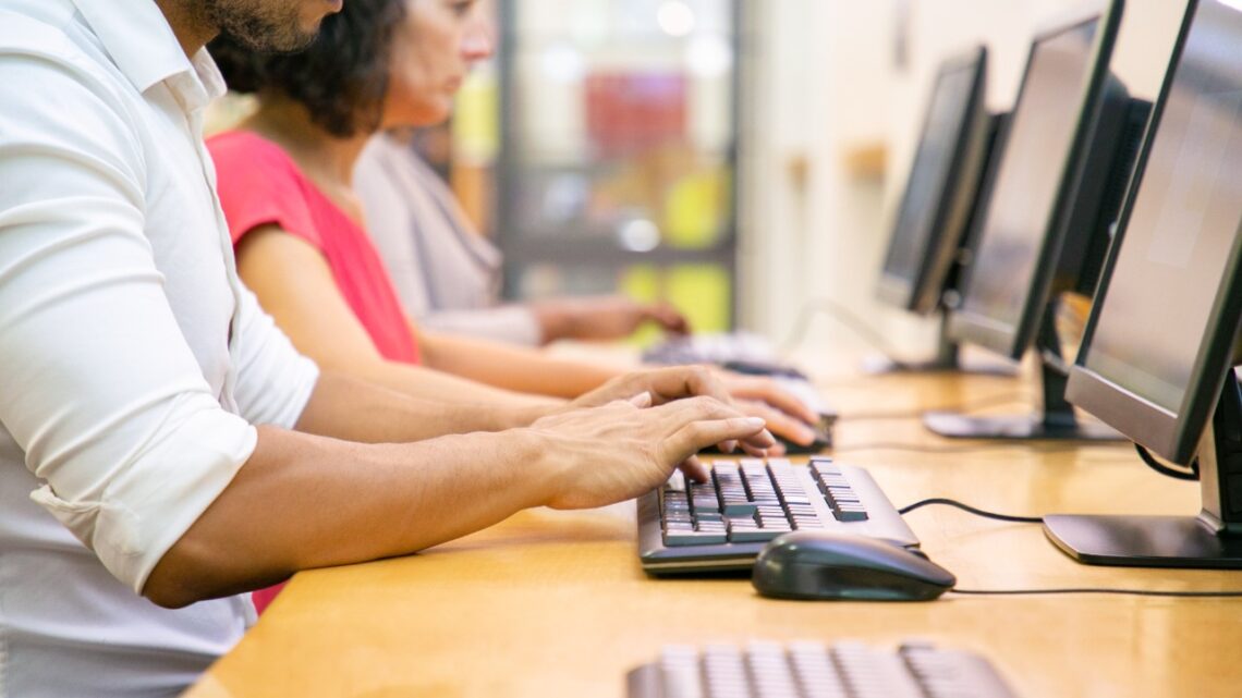 SESI-PE oferece mil vagas gratuitas para Ensino de Jovens e Adultos em 2022 SESI-PE oferece mil vagas gratuitas para Ensino de Jovens e Adultos em 2022