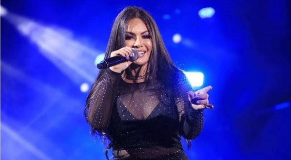 Morre Paulinha Abelha, vocalista da banda Calcinha Preta, aos 43 anos Morre Paulinha Abelha, vocalista da banda Calcinha Preta, aos 43 anos