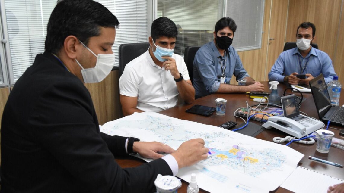 Erick Lessa debate abastecimento de água no interior com diretores da Compesa