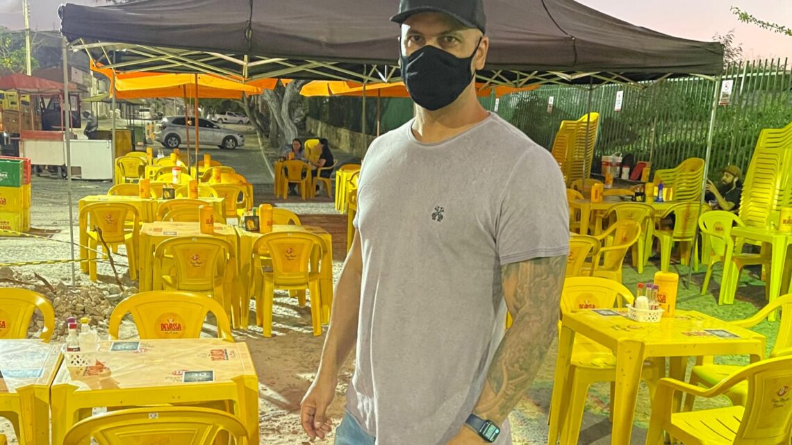 Anderson Correia pede que prefeitura suspenda taxa paga por bares e restaurantes que colocam mesas e cadeiras em calçadas