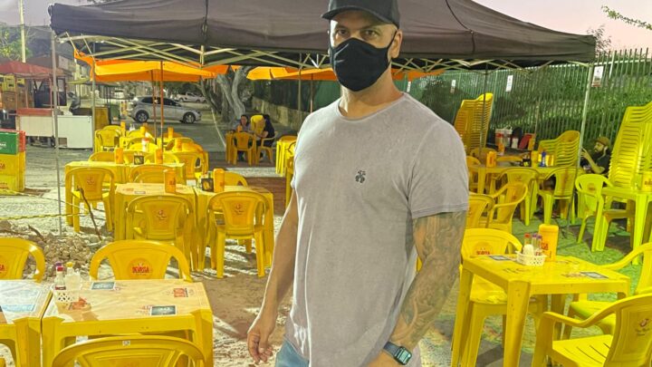 Anderson Correia pede que prefeitura suspenda taxa paga por bares e restaurantes que colocam mesas e cadeiras em calçadas