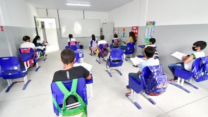 Aulas na rede municipal de Caruaru retornam presenciais nesta segunda (7)
