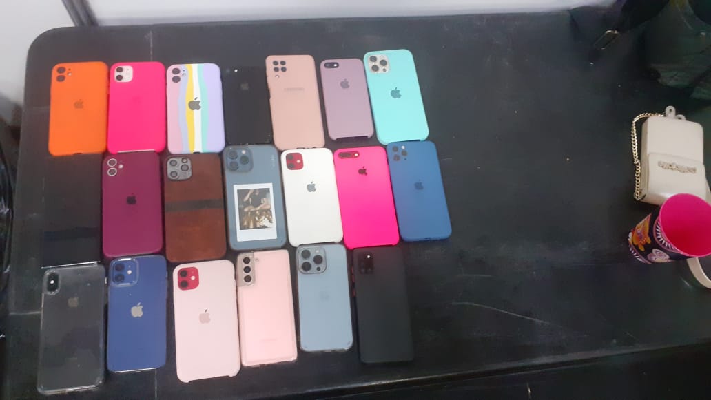 Mulher é presa após furtar 20 celulares em bloco carnavalesco Mulher é presa após furtar 20 celulares em bloco carnavalesco