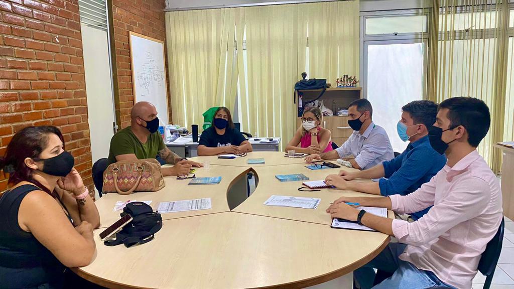 Em reunião, Anderson Correia pede melhorias, ampliação de horário e implantação de novos serviços na AME Animal