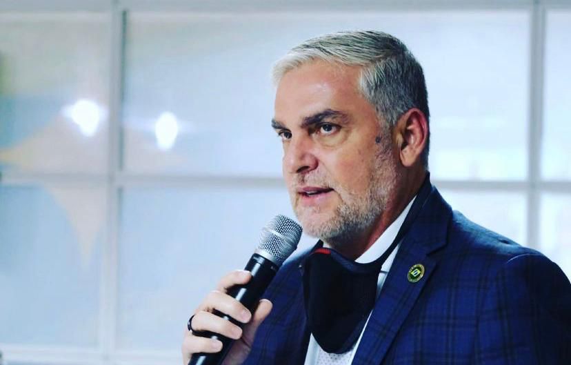 Sílvio Nascimento passa bem, após cirurgia para retirada de tumor