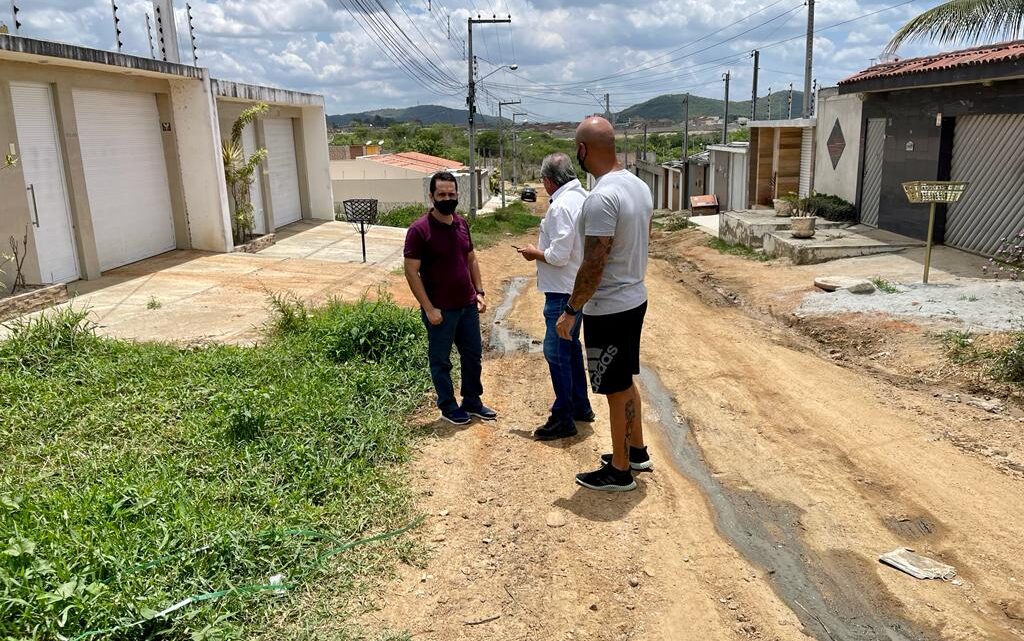 Anderson Correia leva representantes da Compesa visando solucionar demandas do bairro Luiz Gonzaga Anderson Correia leva representantes da Compesa visando solucionar demandas do bairro Luiz Gonzaga