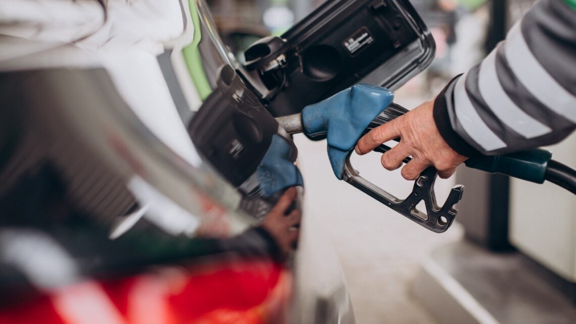 Professor da UNINASSAU orienta como economizar gasolina; Confira Professor da UNINASSAU orienta como economizar gasolina; Confira