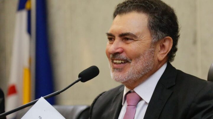 Tony Gel comemora licitação para implantação de abastecimento de água na Vila de Serrote dos Bois em Caruaru