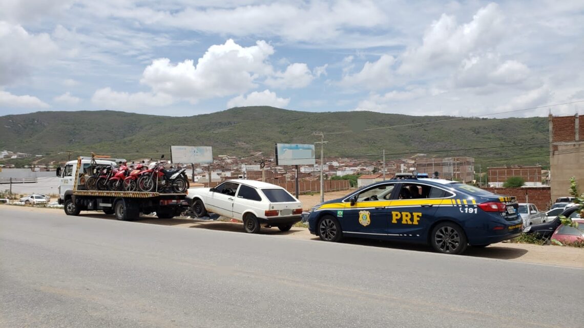 PRF registra 33 autuações de cinto de segurança no domingo em Toritama e Caruaru