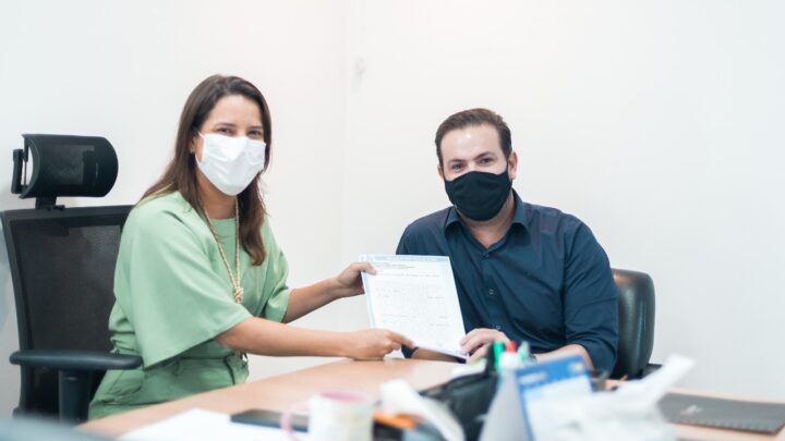 Raquel Lyra assina escritura de doação do terreno para a construção do campus da UPE em Caruaru