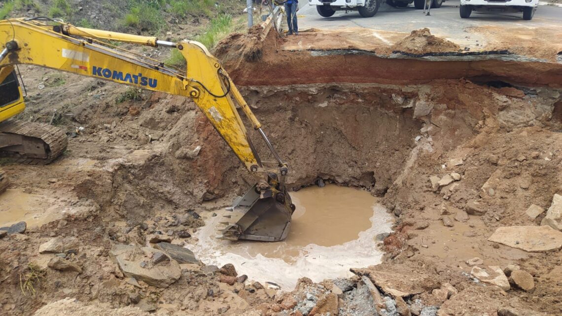 Interditada BR 104 em Caruaru