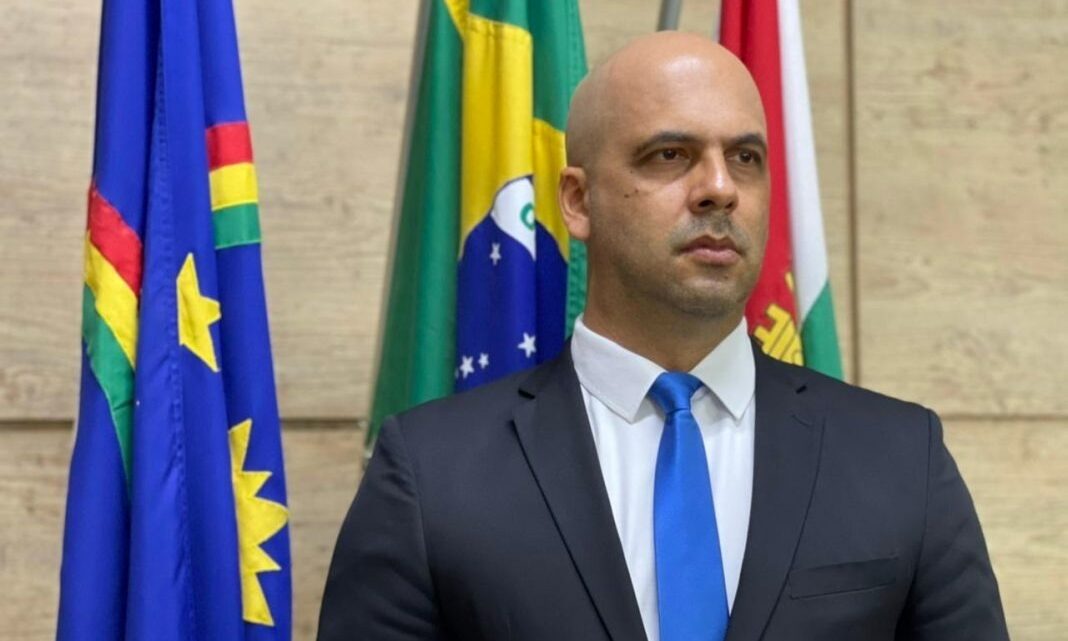 Vereador Anderson Correia coloca gabinete à disposição para diálogo com professores