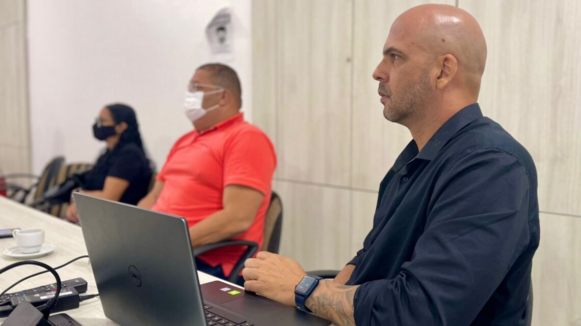 Anderson Correia debate doenças zoonóticas com órgãos públicos municipais e estaduais Anderson Correia debate doenças zoonóticas com órgãos públicos municipais e estaduais