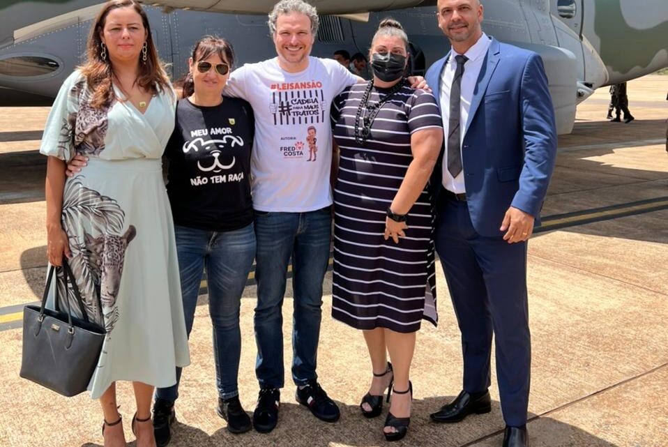 Anderson Correia acompanha chegada de brasileiros repatriados da Ucrânia com seus pets Anderson Correia acompanha chegada de brasileiros repatriados da Ucrânia com seus pets