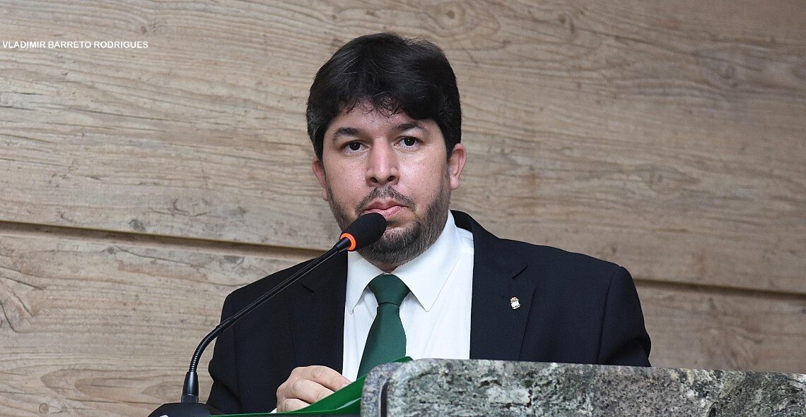 Fagner entrega liderança na Câmara para se dedicar as ações do mandato