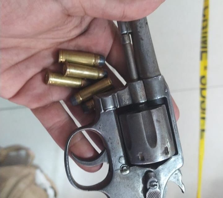 PRF prende dois motoristas em flagrante, um por alcoolemia e outro por roubo PRF prende dois motoristas em flagrante, um por alcoolemia e outro por roubo