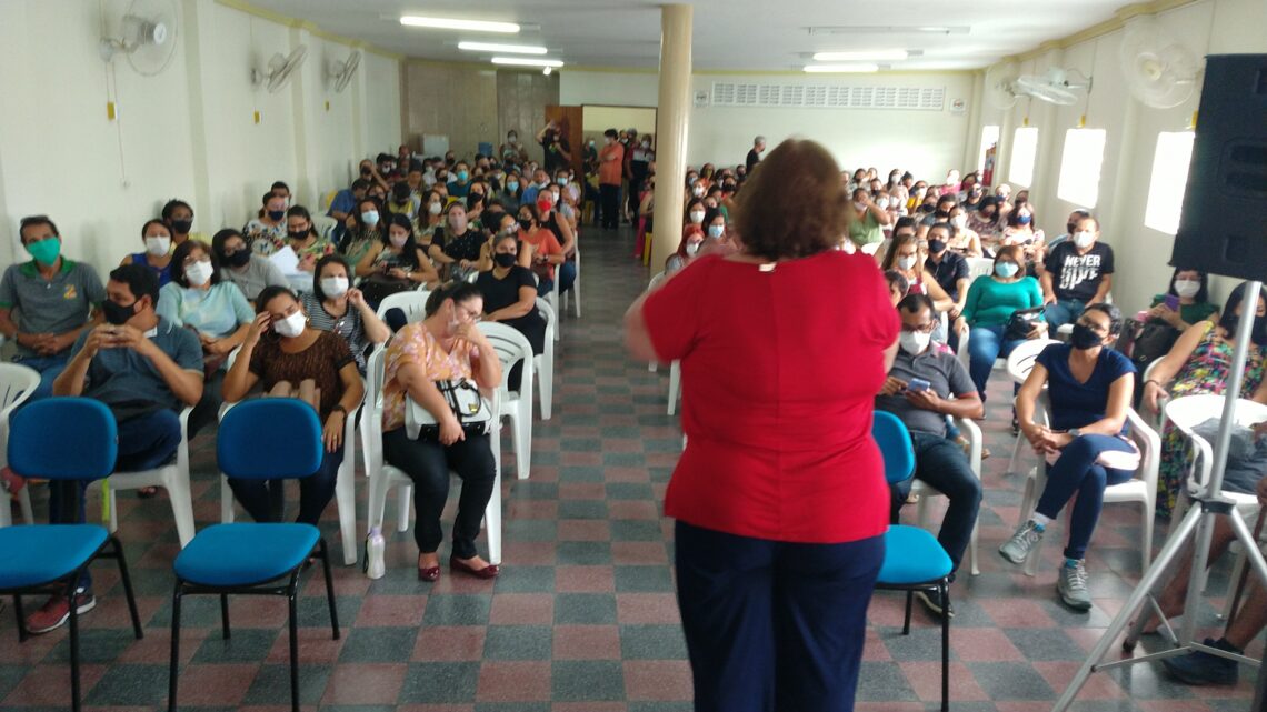 Professores da rede municipal de ensino de Caruaru suspendem greve