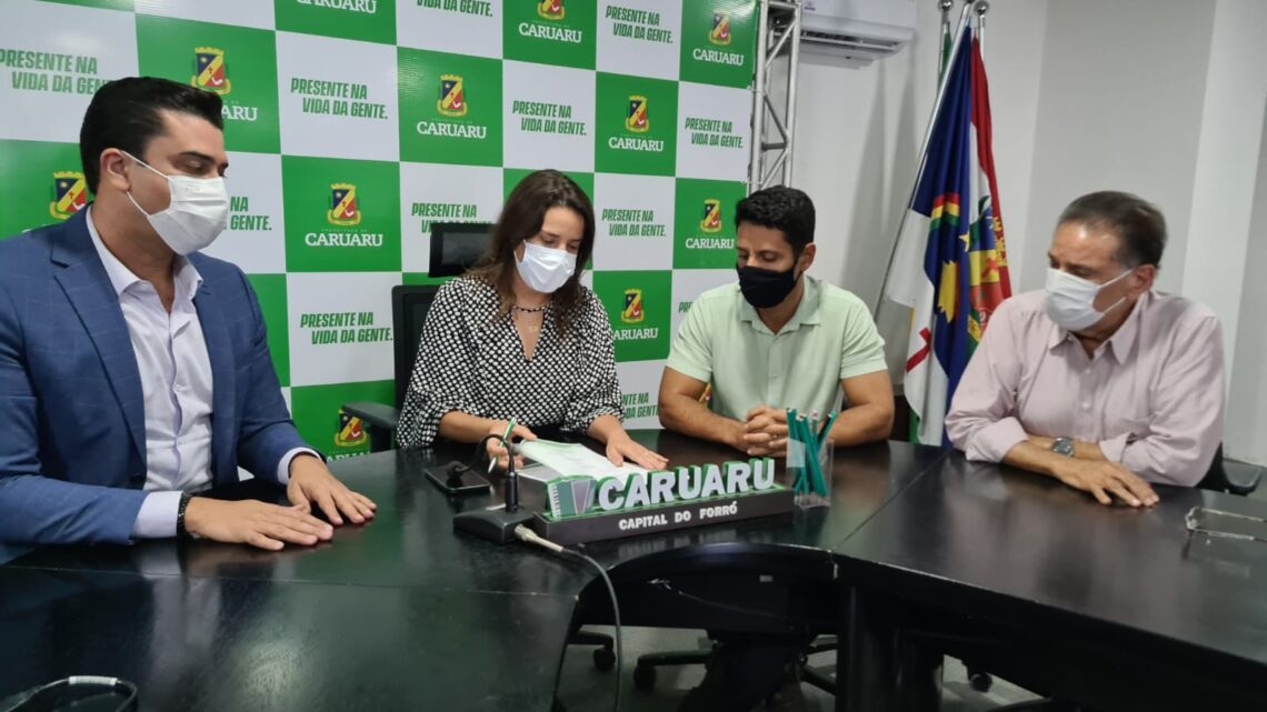 Prefeita Raquel Lyra anuncia construção de duas novas praças no Monte Bom Jesus Prefeita Raquel Lyra anuncia construção de duas novas praças no Monte Bom Jesus