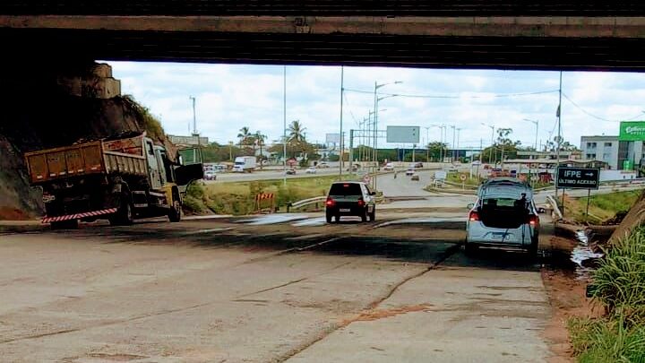 Tráfego de veículos é   liberado na BR 104 em Caruaru