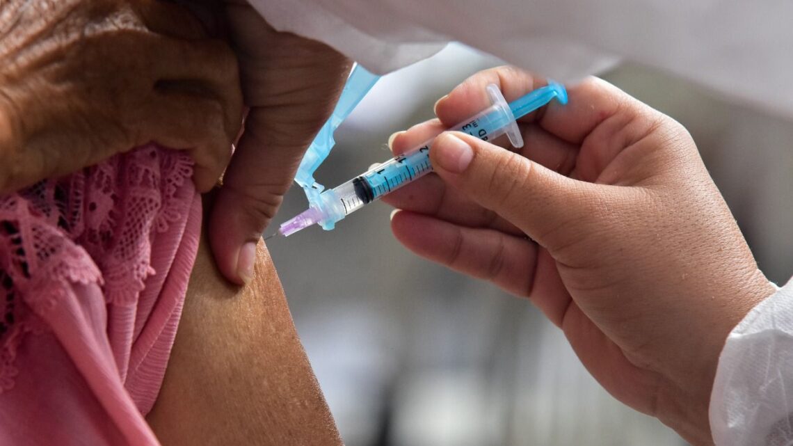 Caruaru inicia 4ª dose da vacinação contra a Covid-19
