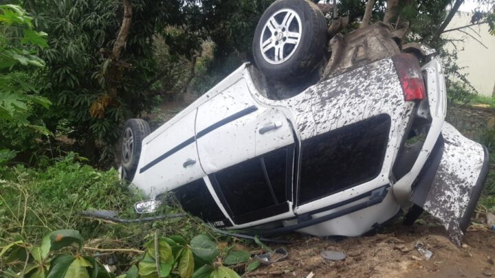 Duas mortes, após colisão envolvendo seis veículos, na BR 104