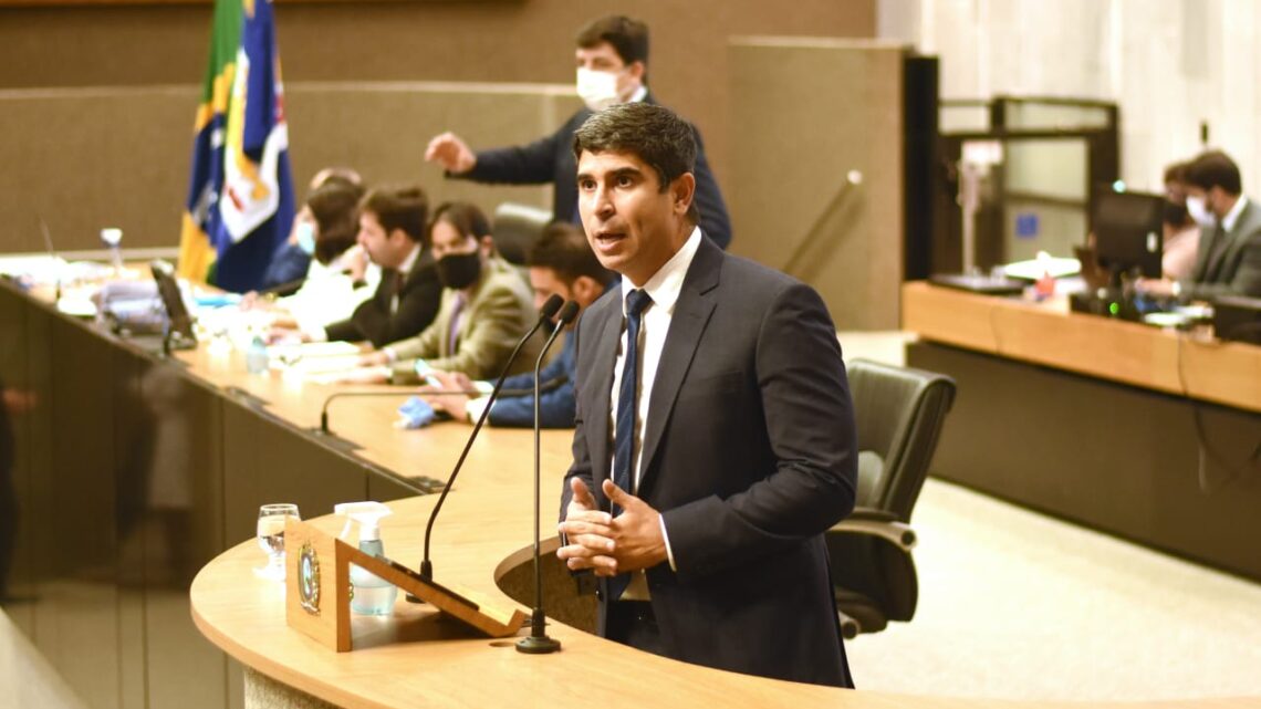Erick Lessa solicita mais rapidez nas obras da PE-145