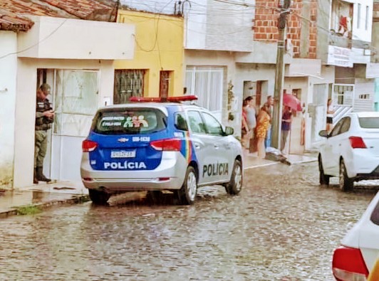Latrocínio em Caruaru: Homem é assassinado dentro de casa