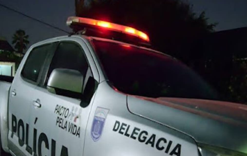 Jovem é assassinado a tiros dentro de carro em Caruaru Jovem é assassinado a tiros dentro de carro em Caruaru