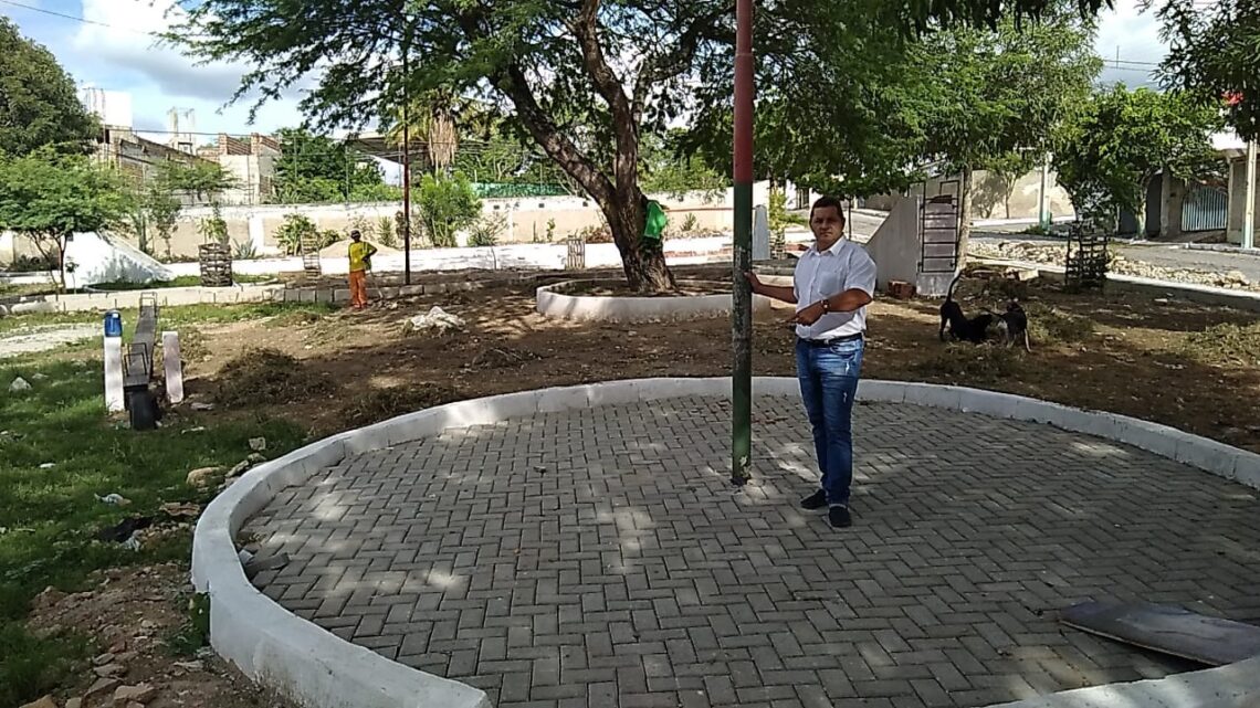 Reforma da Praça Geraldo Nóbrega Borba segue a todo vapor