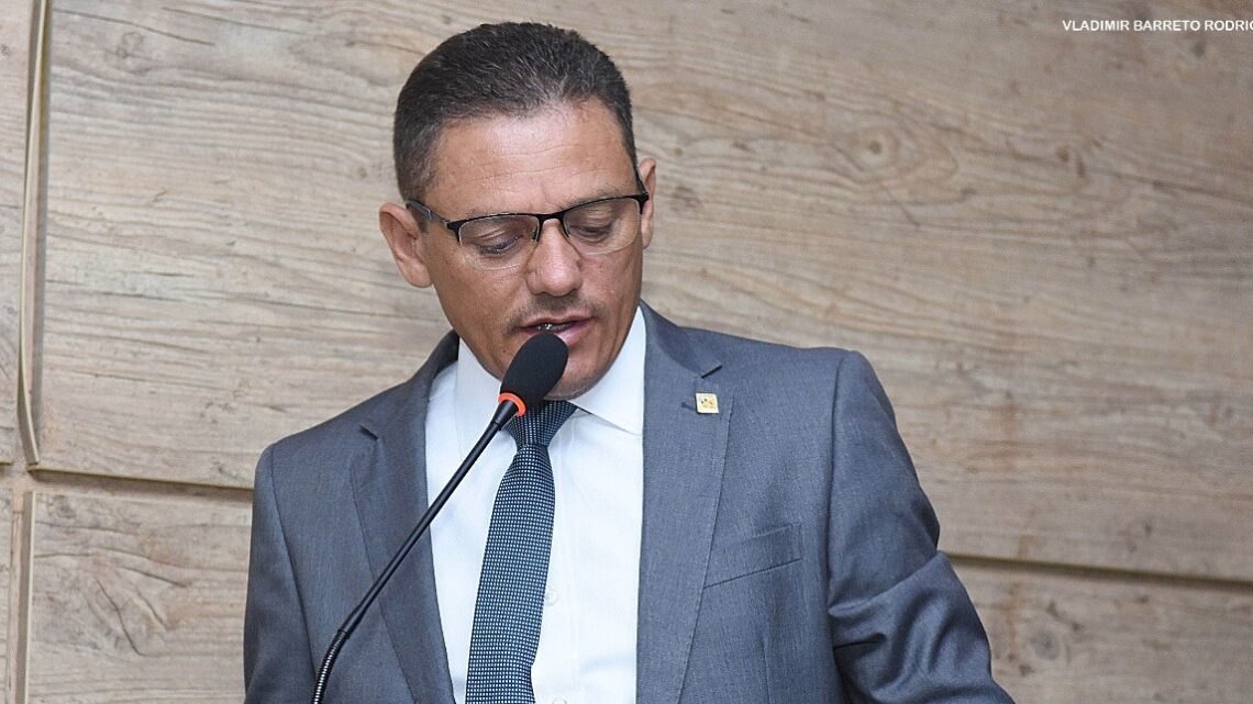 Galego de Lajes comemora início da obra que vai levar água encanada para Palmatória