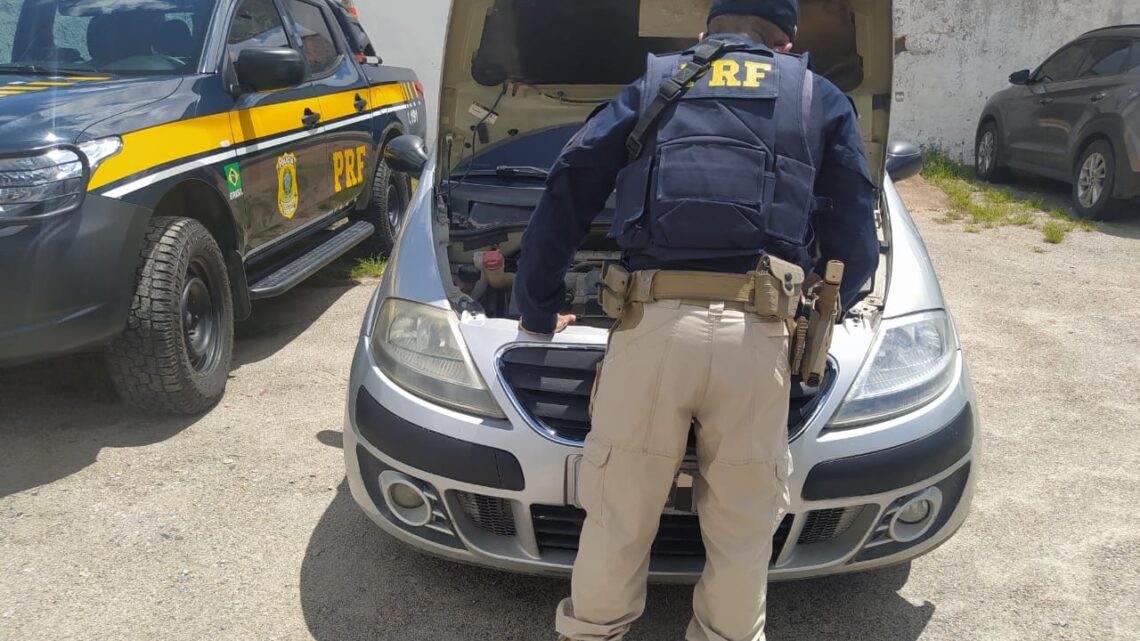 Carro roubado há 5 anos é recuperado pela PRF em Caruaru
