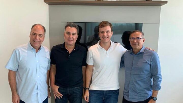 Douglas Cintra anuncia apoio a Miguel Coelho e assume coordenação de pré-campanha no Agreste