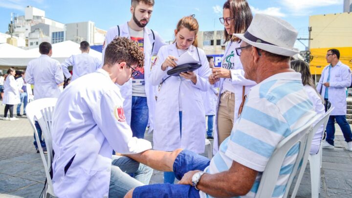 Campanha Lava-pés faz alerta para os diabéticos em Caruaru, nesta terça (12)