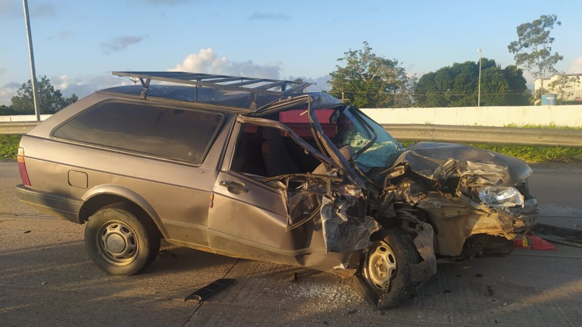 Colisão frontal entre moto e carro deixa um morto e três feridos Colisão frontal entre moto e carro deixa um morto e três feridos