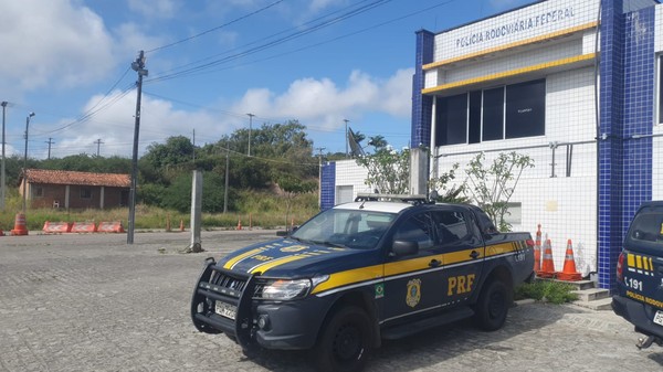 Cliente de restaurante é detido por importunação sexual contra garçonetes Cliente de restaurante é detido por importunação sexual contra garçonetes