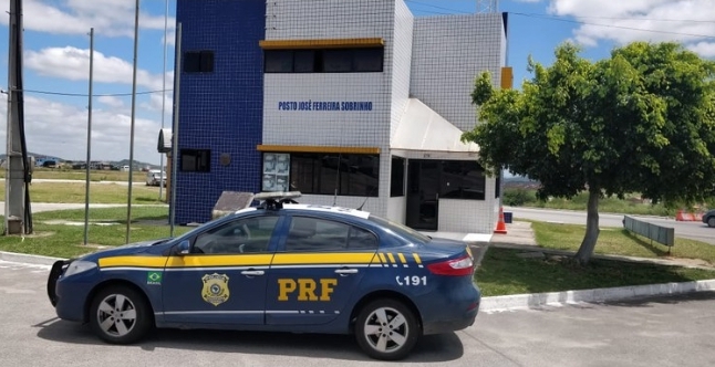 Jovem de Alagoas procurada pela família é resgatada pela PRF em Caruaru