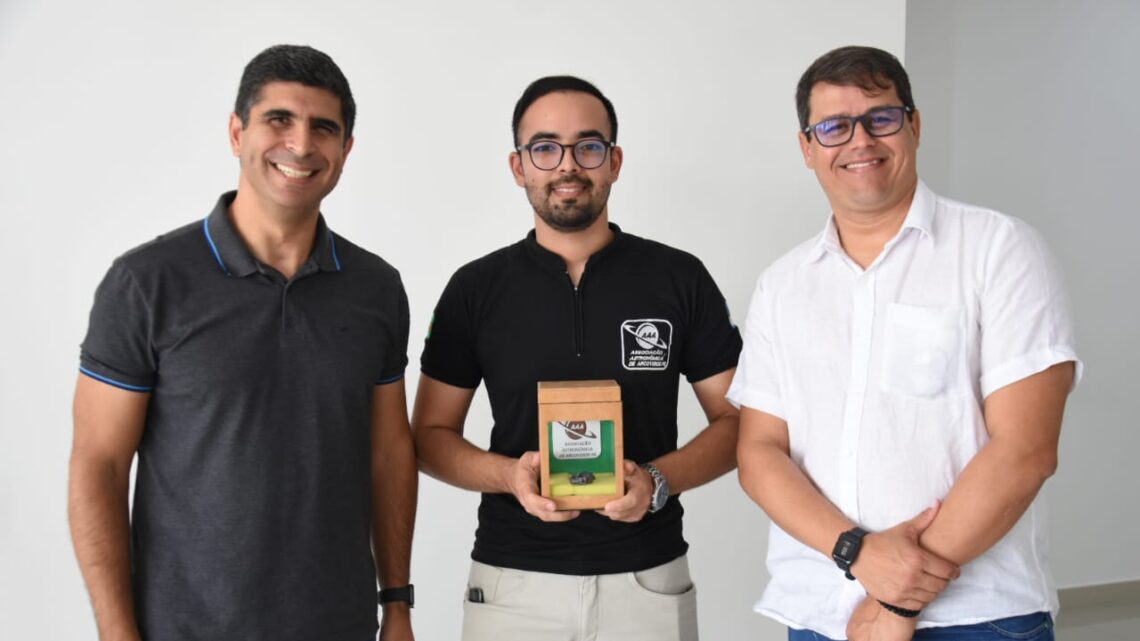 Erick Lessa se reúne com representantes da Associação Astronômica de Arcoverde Erick Lessa se reúne com representantes da Associação Astronômica de Arcoverde