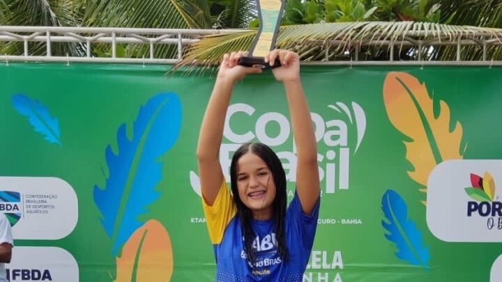 Atleta caruaruense Myrela Coutinho ganha medalha de ouro na Copa Brasil de natação