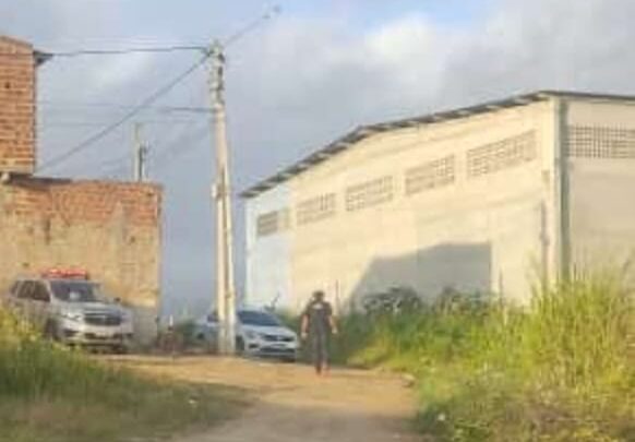 Jovem é assassinado a facadas em Caruaru