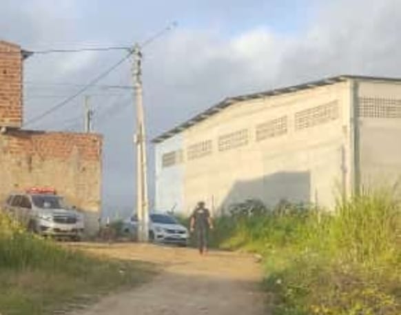 Jovem é assassinado a facadas em Caruaru