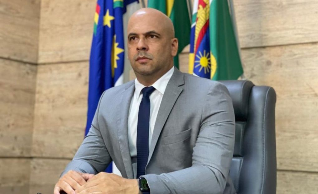 PL de Anderson Correia propõe multa de R$ 7 mil para quem maltratar e abandonar animais PL de Anderson Correia propõe multa de R$ 7 mil para quem maltratar e abandonar animais