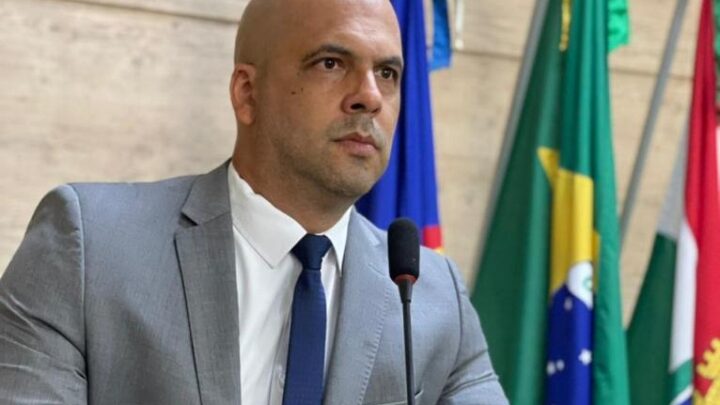 Anderson Correia e PMPE conduz homem à delegacia por abandonar cadela com patas quebradas