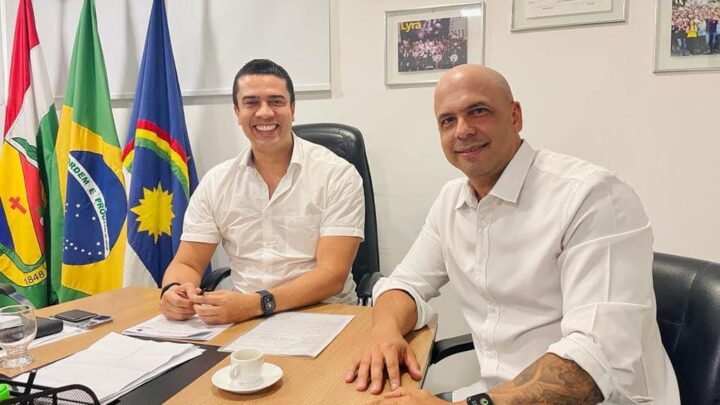Em reunião com Rodrigo Pinheiro, Anderson Correia reafirma luta por casa de passagem e cirurgias ortopédicas para os animais de Caruaru