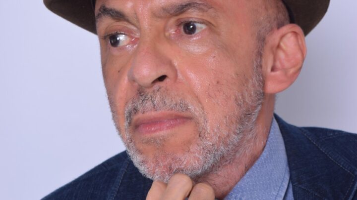 Carlos Paiva lança livro de poesia declarando amor à Caruaru